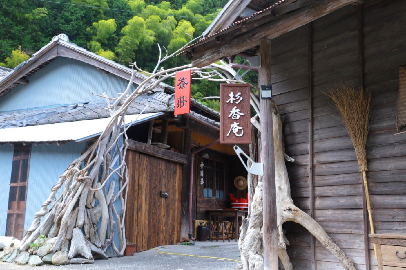 中国茶を扱う店舗の外観